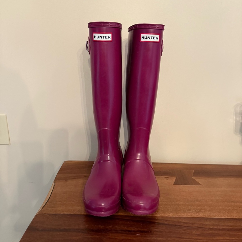 Hunter Women's Tall Rain Boots in Berry Pink